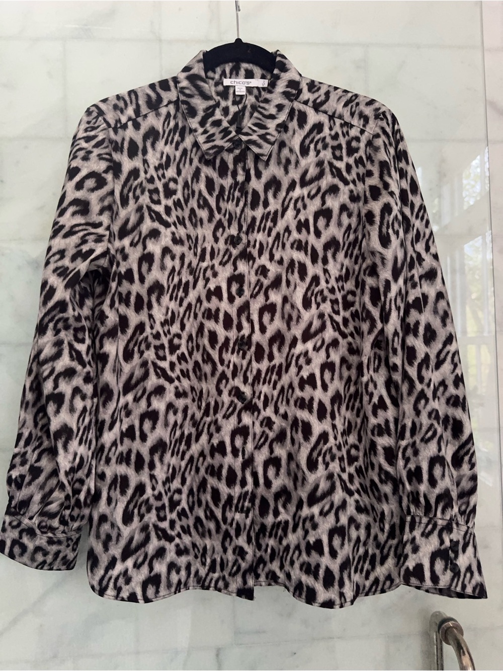 Chico’s Gray & Black Animal Print Button-Front Blouse – Size 2